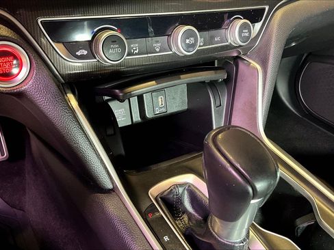 Used 2018 Honda Accord Sport image 16