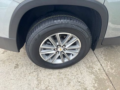 Used 2023 Chevrolet Traverse LT AWD/4WD image 11