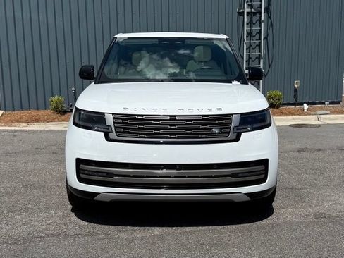 Used 2025 Land Rover Range Rover SE AWD/4WD image 3