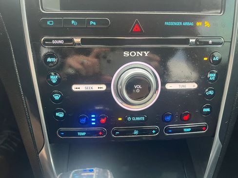 Used 2018 Ford Explorer Limited w/ Equipment Group 301A AWD/4WD image 25