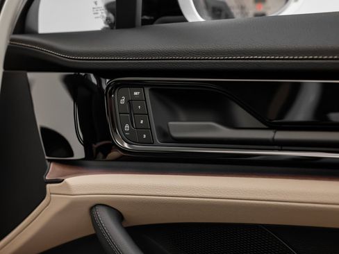 Certified 2025 Porsche Panamera 4 image 17