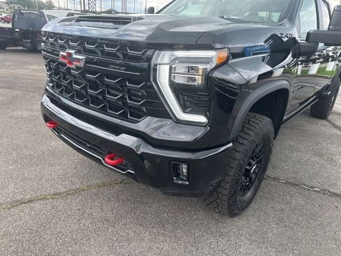 New 2026 Chevrolet Silverado 2500 ZR2 w/ LPO, Dark Essentials Package AWD/4WD image 9