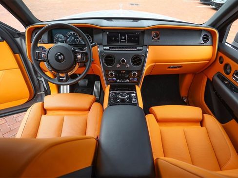 Used 2022 Rolls-Royce Cullinan w/ Dark Exterior Package image 43