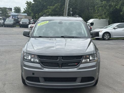 Used 2020 Dodge Journey SE w/ Blacktop Package FWD image 2