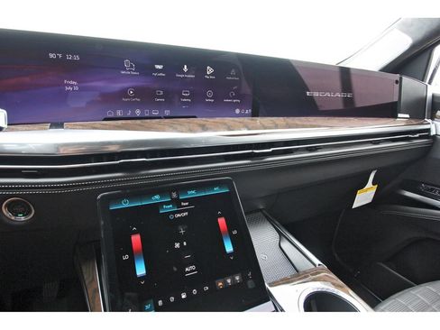New 2026 Cadillac Escalade Platinum Sport w/ LPO, ONYX Package AWD/4WD image 17