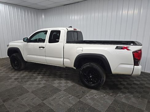 Used 2020 Toyota Tacoma SR image 4