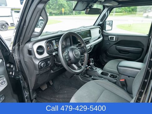 Used 2024 Jeep Wrangler Unlimited Sport AWD/4WD image 17
