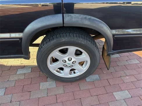 Used 2004 Land Rover Discovery SE image 6