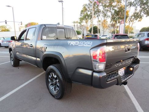 Certified 2022 Toyota Tacoma TRD Off-Road w/ Technology Package image 9