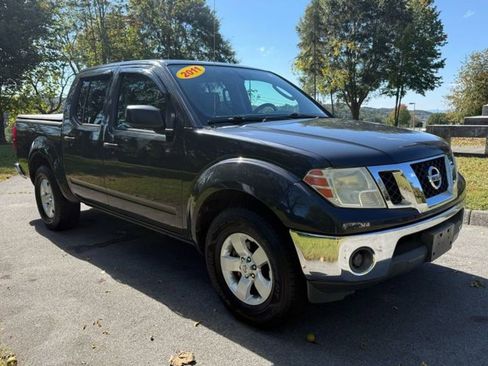 Used 2011 Nissan Frontier SV image 3