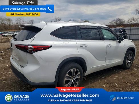 Used 2022 Toyota Highlander XLE AWD/4WD image 4