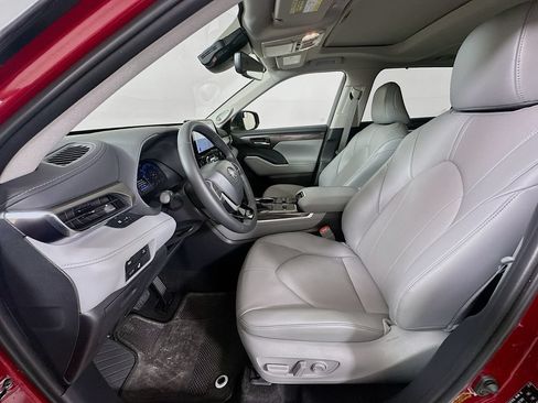 Used 2026 Toyota Highlander Limited AWD/4WD image 22