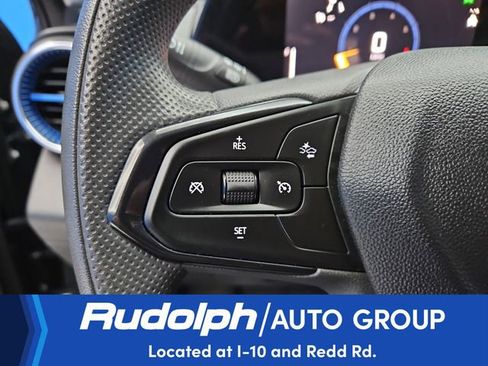 Used 2025 Chevrolet Trax LT FWD image 17