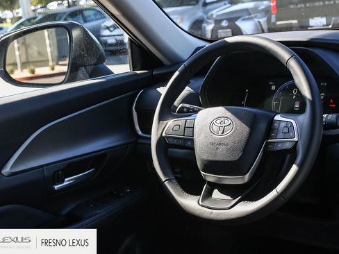 Used 2025 Toyota Grand Highlander AWD image 18
