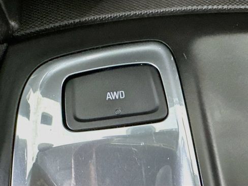 Used 2019 Chevrolet Equinox LS AWD/4WD image 15