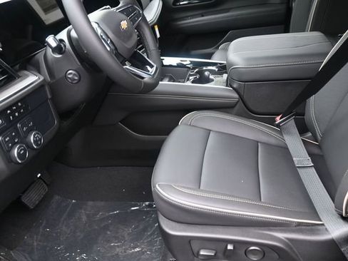 New 2025 Chevrolet Suburban Premier image 8