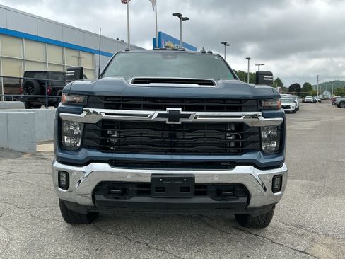 Used 2025 Chevrolet Silverado 2500 LT w/ Safety Package AWD/4WD image 5
