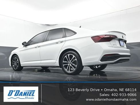 Used 2024 Volkswagen Jetta Sport FWD image 22
