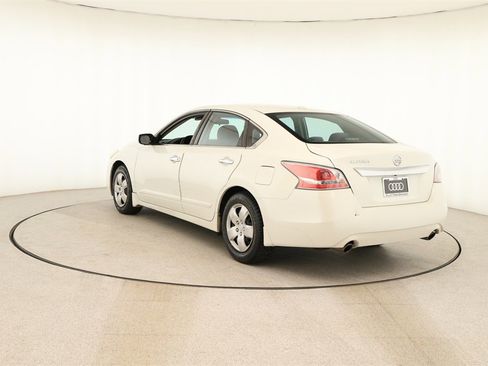 Used 2015 Nissan Altima 2.5 S w/ Power Driver Seat Package image 4