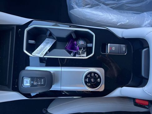 New 2026 Mitsubishi Outlander SE AWD/4WD image 15