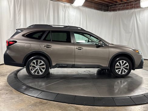 Used 2022 Subaru Outback Premium AWD/4WD image 10