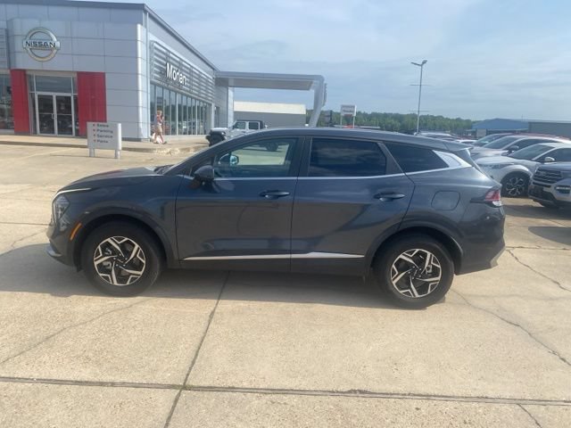 Used 2024 Kia Sportage LX AWD/4WD image 3