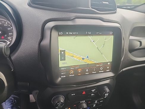 Used 2023 Jeep Renegade Latitude AWD/4WD image 8