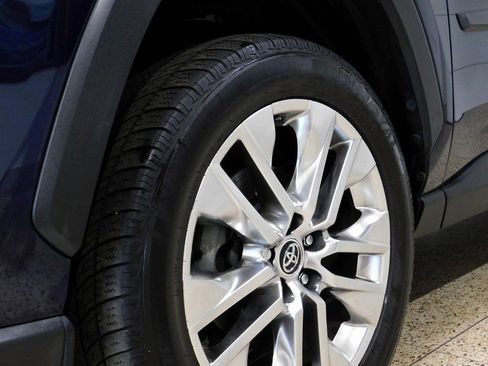 Used 2019 Toyota RAV4 XLE Premium w/ Cold Weather Package image 22