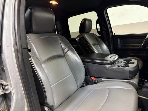 Used 2022 RAM 3500 Tradesman w/ Chrome Appearance Group AWD/4WD image 38