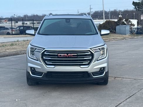 Used 2022 GMC Terrain SLT w/ LPO, Floor Liner Package image 2