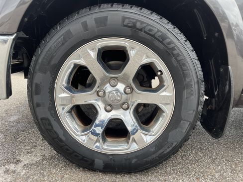 Used 2014 RAM 1500 Laramie RWD image 8