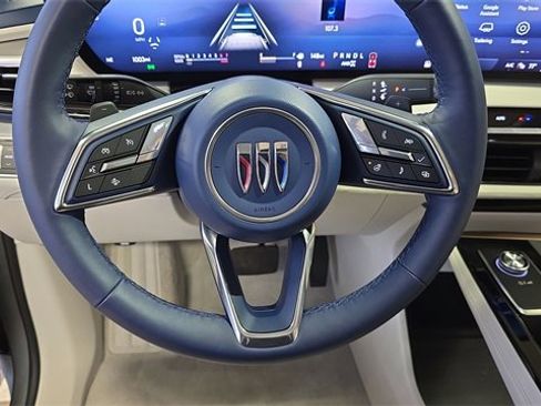 Used 2025 Buick Enclave Avenir image 24