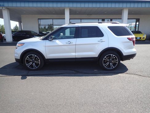 Used 2014 Ford Explorer Sport w/ Equipment Group 401A AWD/4WD image 2