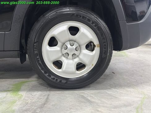 Used 2017 Jeep Cherokee Sport w/ Safety Group AWD/4WD image 16