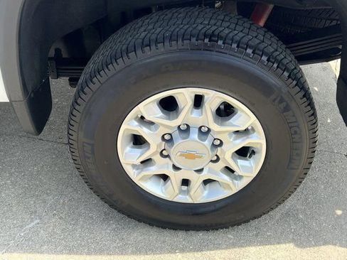 Used 2025 Chevrolet Silverado 2500 LT AWD/4WD image 22
