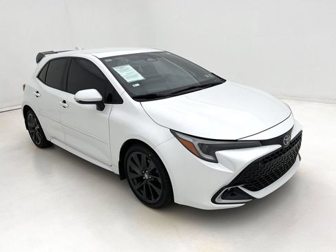 Used 2024 Toyota Corolla XSE FWD image 2