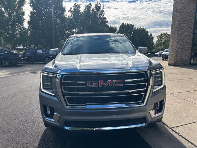 Used 2023 GMC Yukon XL SLT w/ SLT Premium Package AWD/4WD image 2