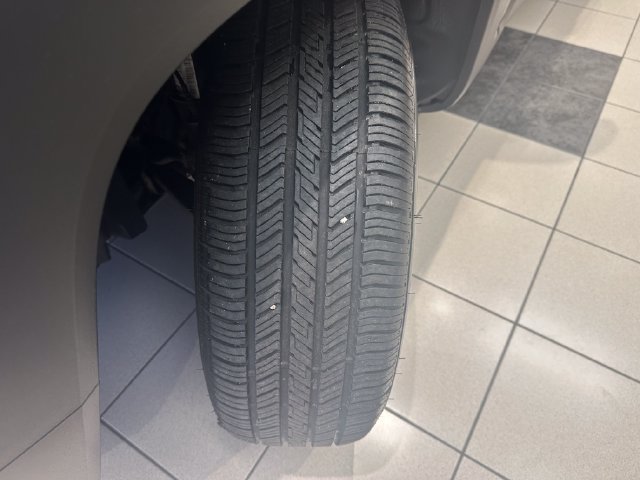 Used 2020 Jeep Renegade Latitude w/ Cold Weather Group AWD/4WD image 23
