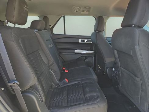 Used 2021 Ford Explorer XLT image 15