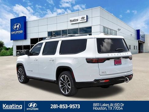 Used 2023 Jeep Wagoneer L Series III w/ Premium Group I AWD/4WD image 7