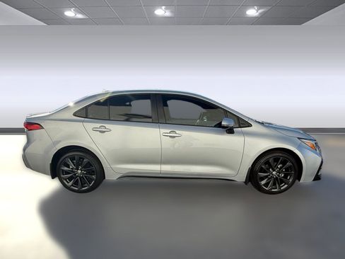 Certified 2025 Toyota Corolla SE image 8