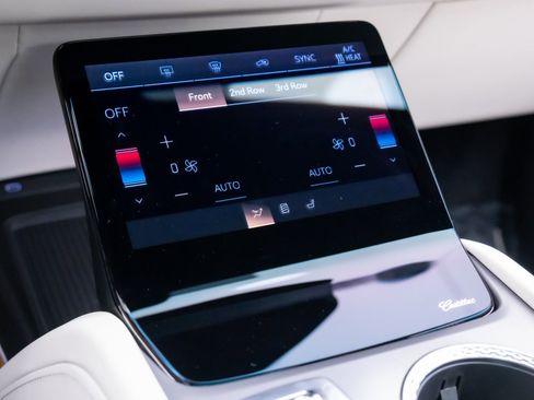 New 2026 Cadillac Vistiq Luxury w/ LPO, Floor Liner Package image 27