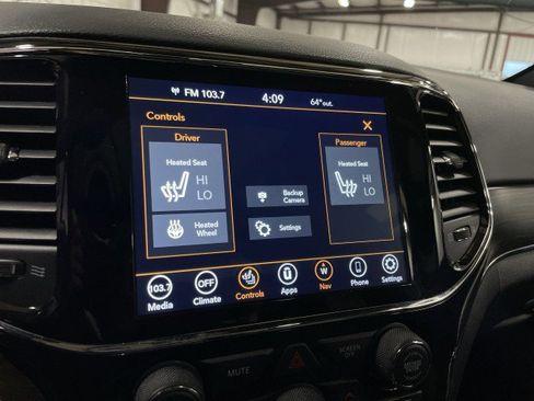 Used 2022 Jeep Grand Cherokee Limited image 21