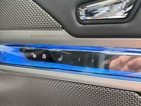 Certified 2024 BMW 760i xDrive 760i xDrive w/ Executive Package image 31