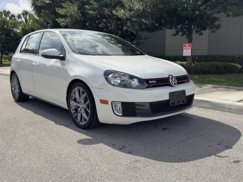 Used 2013 Volkswagen Golf 4-Door image 10