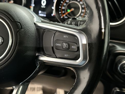 Used 2021 Jeep Wrangler Unlimited Sahara AWD/4WD image 28