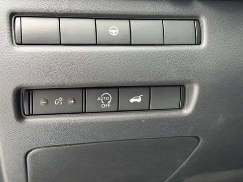 Used 2023 Nissan Rogue SL w/ SL Premium Package image 26