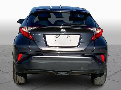 Used 2021 Toyota C-HR XLE image 4
