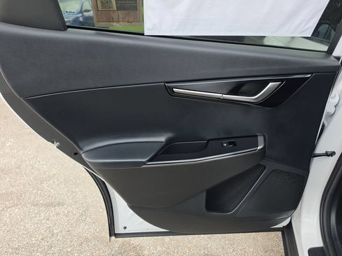 Certified 2025 Kia EV6 Light RWD image 32