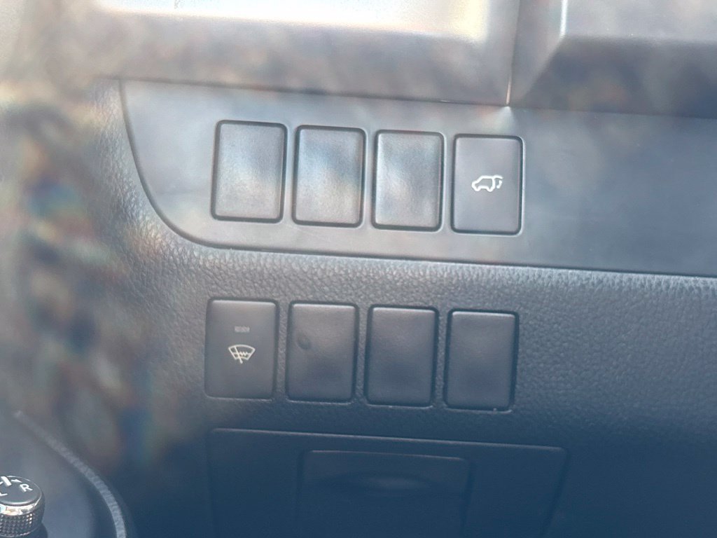 Used 2014 Toyota Highlander XLE FWD image 25